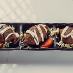 Kebbah con Carne Picada y Piñones